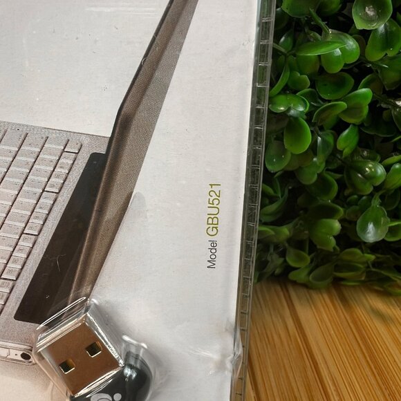 New IOGEAR USB 4.0 Bluetooth Micro Adapter GBU521 - Picture 4 of 6